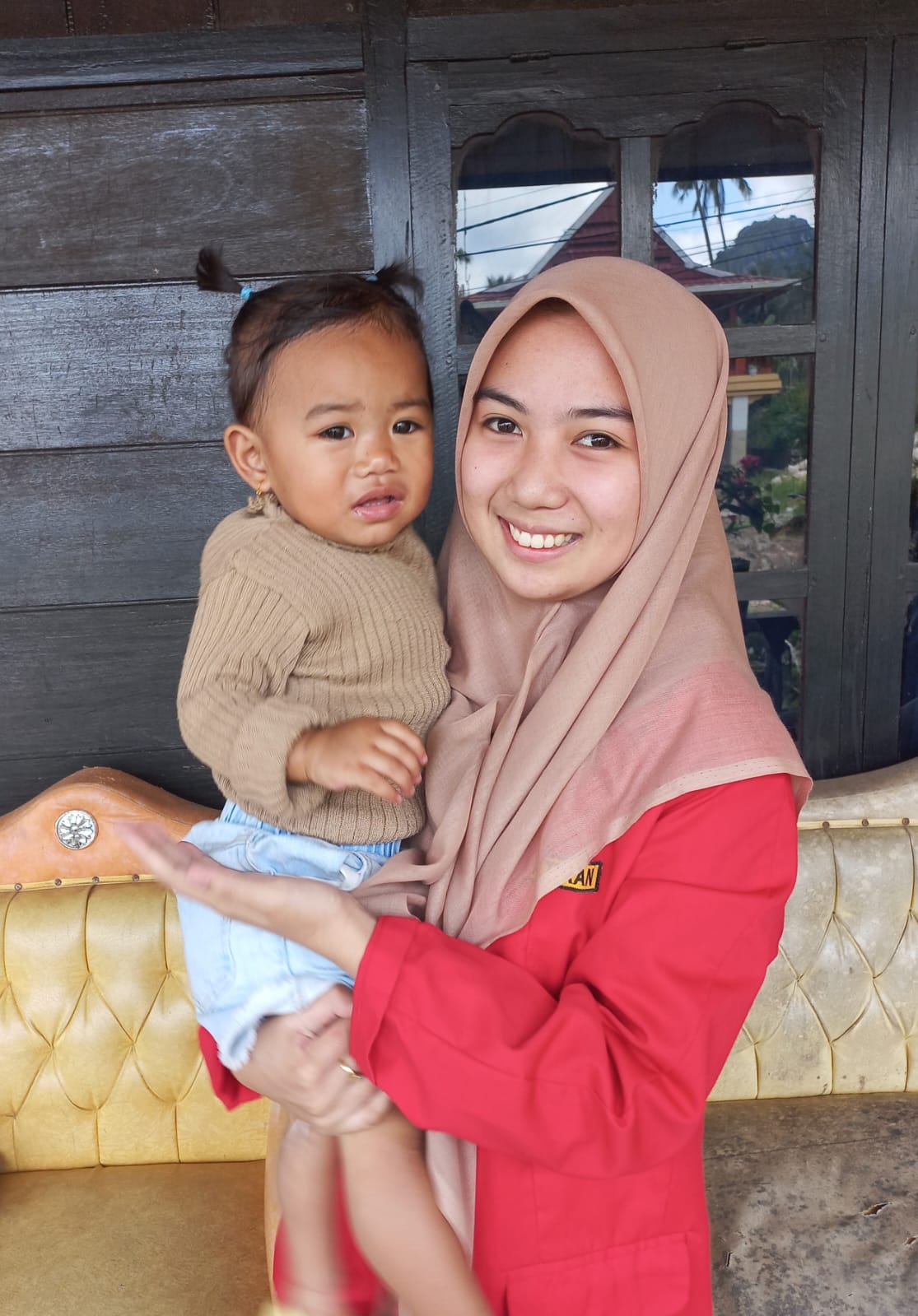 Bersama Adik Cantik, Azhura Qaula Senja